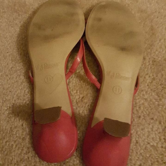 Sandals - Picture 2 of 5